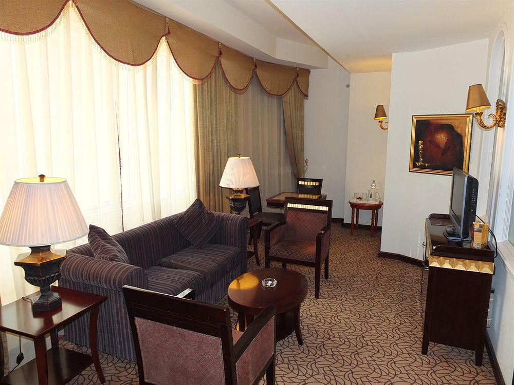 Gloria Hotel Doha Exterior photo